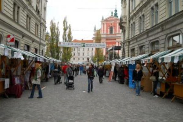lupa-bazar2B712CAA8-48AF-BEC2-2988-4BD1C5EF208F.jpg